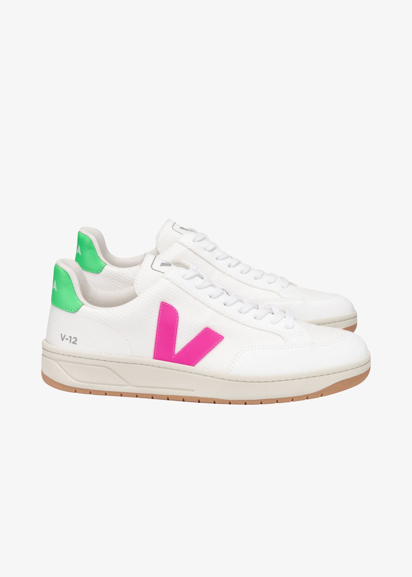 Sneakers «V-12»